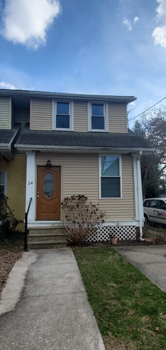24 W Champlain Ave, Unit 2 in Wilmington, DE - Foto de edificio
