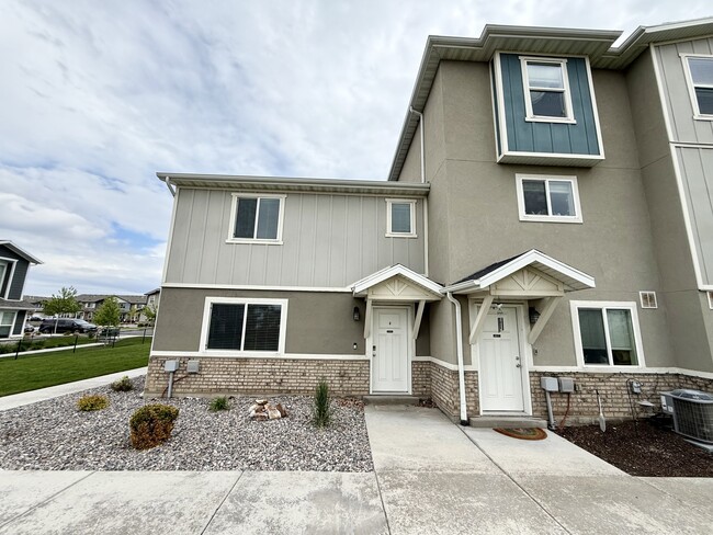 property at 676 E 550 S