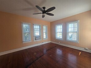 725 Broadway Avenue J in Galveston, TX - Foto de edificio - Building Photo