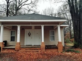 630 West Ave, Unit B in Carrollton, GA - Building Photo