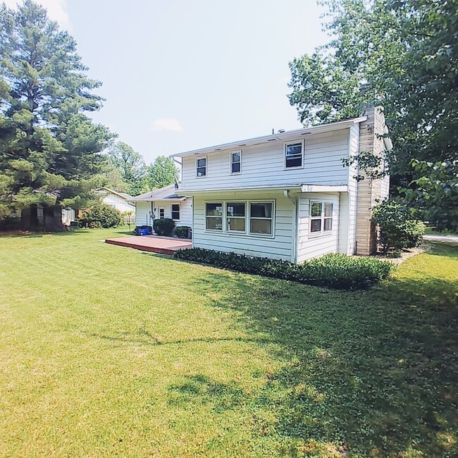 4509 E Cambridge Ct in Bloomington, IN - Foto de edificio - Building Photo