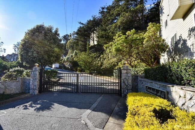 127 Knockash Hill in San Francisco, CA - Building Photo - Building Photo