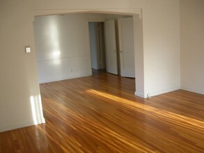 466 N Orange Grove Ave in Los Angeles, CA - Building Photo - Building Photo