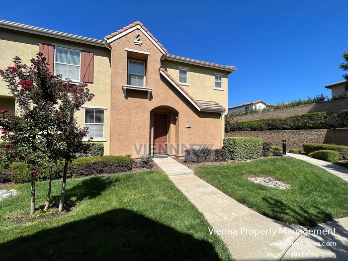 1403 Dante Cir in Roseville, CA - Building Photo