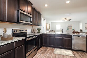 7260 Jebson Pass in San Antonio, TX - Foto de edificio - Building Photo