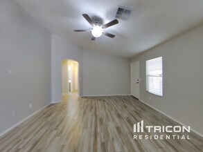 9726 E Butte St in Mesa, AZ - Foto de edificio - Building Photo