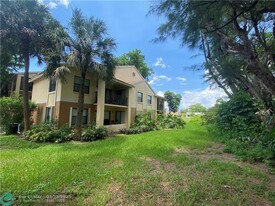 9999 Summerbreeze Dr in Sunrise, FL - Building Photo