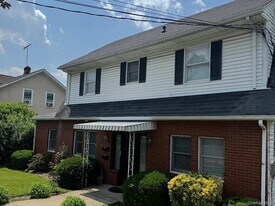 295 Columbus Ave in Harrison, NY - Building Photo