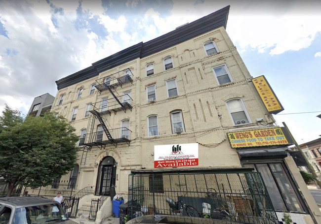 90 Howard Ave in Brooklyn, NY - Building Photo - Building Photo