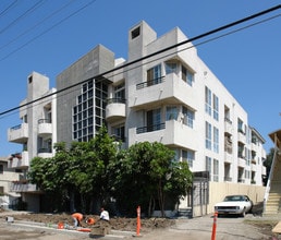 4320 S Centinela Ave in Los Angeles, CA - Building Photo - Building Photo