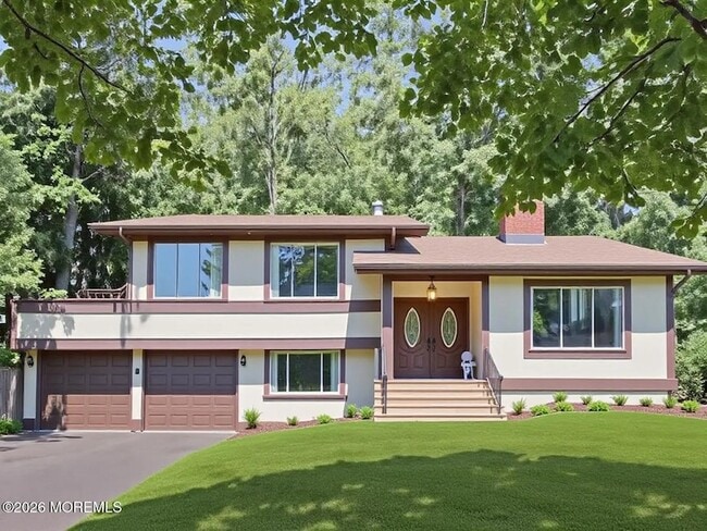 property at 13 Chippewa Rd