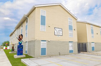 Artwalk Bucktown in Metairie, LA - Building Photo - Building Photo
