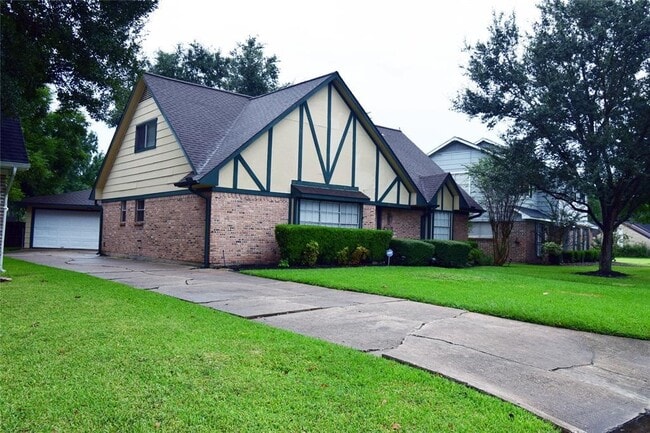 1806 Cedarwood Ct