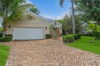 5774 SW 76th Terrace in South Miami, FL - Building Photo - Building Photo