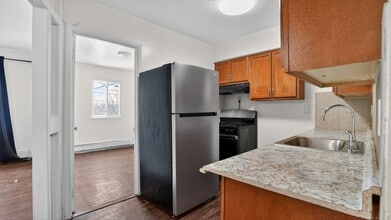 1102 E 233rd St in Bronx, NY - Building Photo - Building Photo