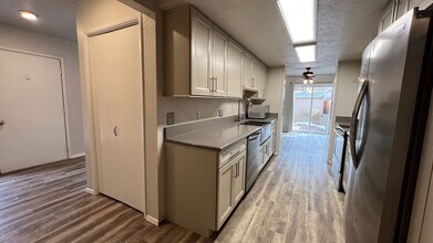 3565 Alamosa Dr in Anchorage, AK - Building Photo - Building Photo