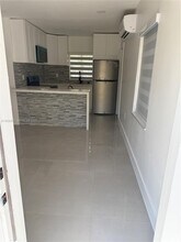 464 Minola Dr in Miami Springs, FL - Building Photo - Building Photo