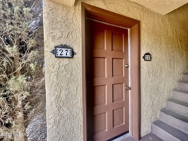 property at 810 S Kolb Rd