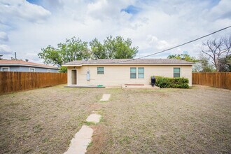 4407 35th St in Lubbock, TX - Building Photo - Building Photo