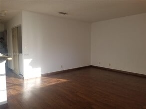 11450 NW 43rd St in Coral Springs, FL - Building Photo - Building Photo