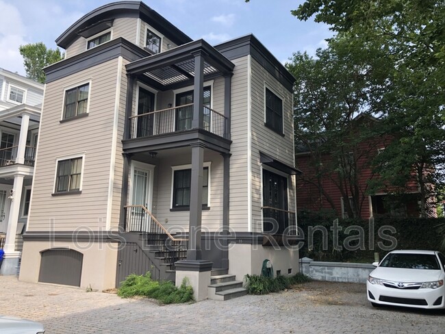 property at 35 Hillary Ct