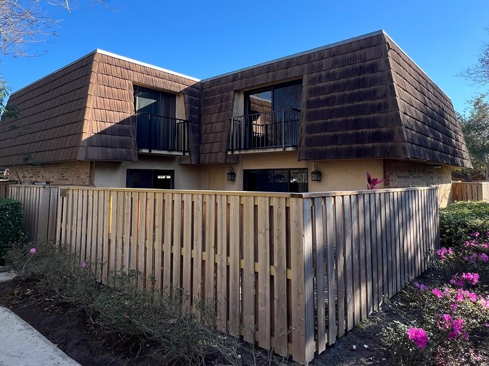 5271 Cypress Ct in Orlando, FL - Building Photo