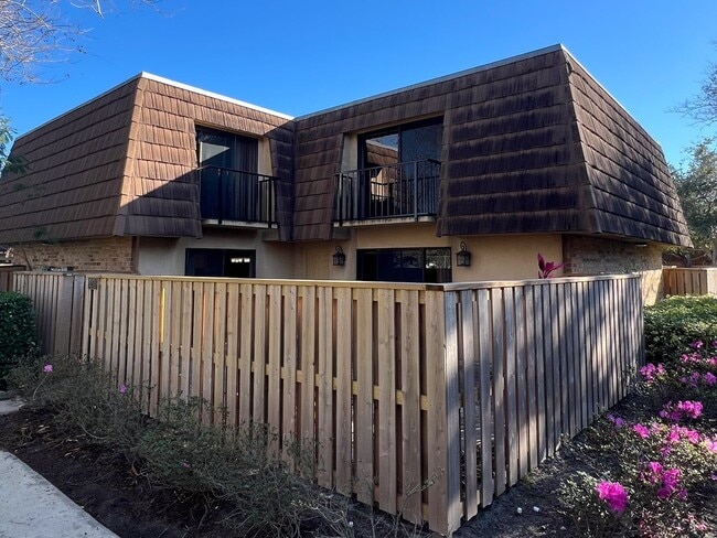 property at 5271 Cypress Ct