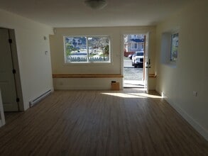 422 Eighth St in Nanaimo, BC - Building Photo - Building Photo