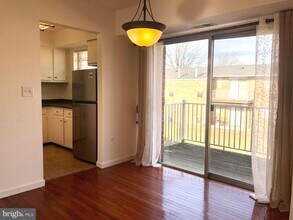 54 Garden View Terrace in East Windsor, NJ - Foto de edificio - Building Photo
