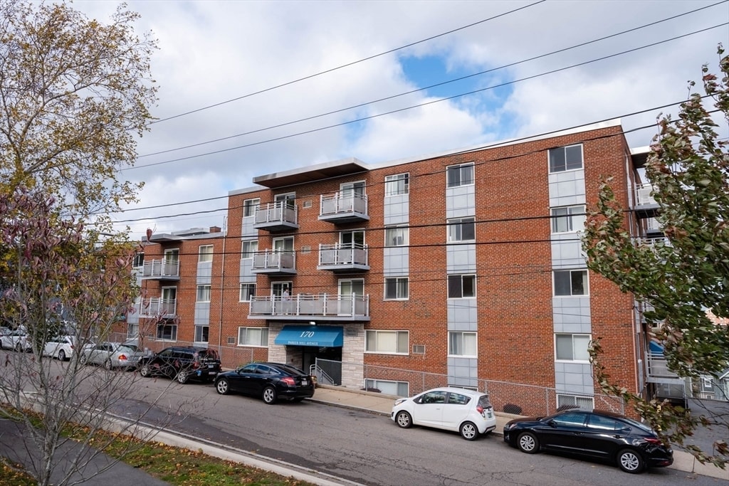 170 Parker Hill Ave in Boston, MA - Building Photo