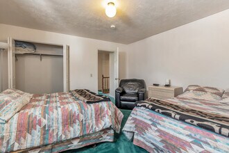 3563 E Wasatch Grove Ln in Cottonwood Heights, UT - Building Photo - Building Photo