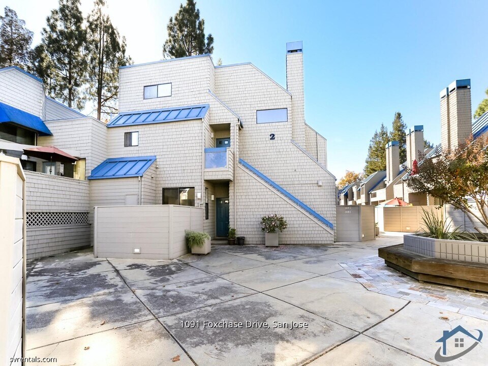 1091 Foxchase Dr in San Jose, CA - Building Photo
