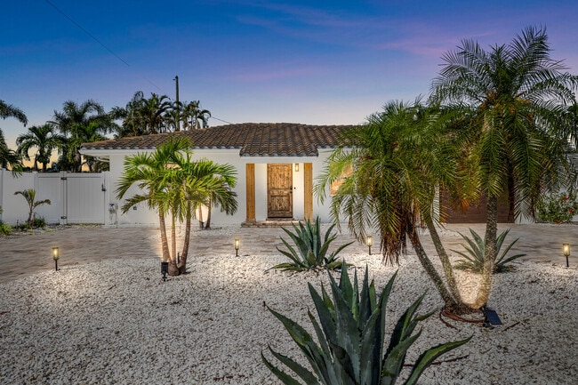 property at 987 Boca Ciega Isle Dr