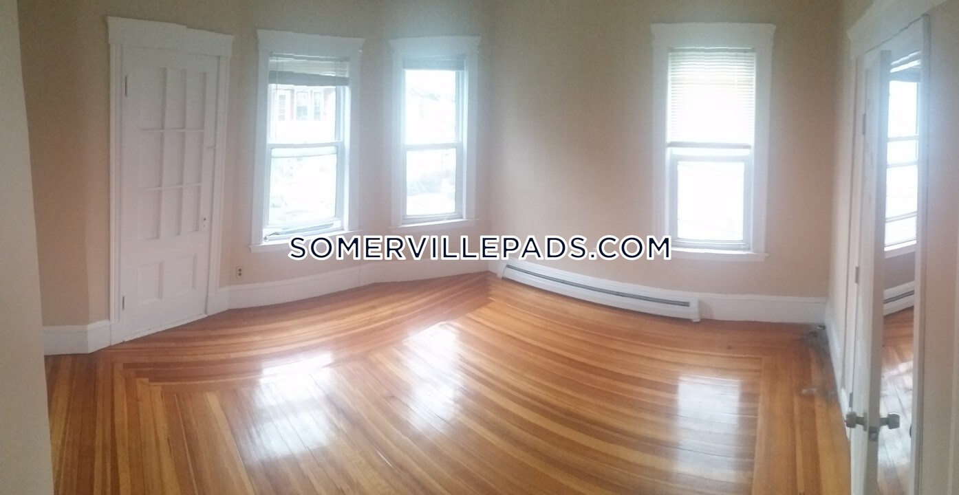 49 Conwell Ave in Somerville, MA - Building Photo