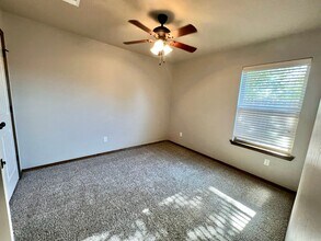 18533 Abierto Dr in Edmond, OK - Building Photo - Building Photo