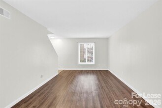 1921 Mereview Ct in Charlotte, NC - Building Photo - Building Photo