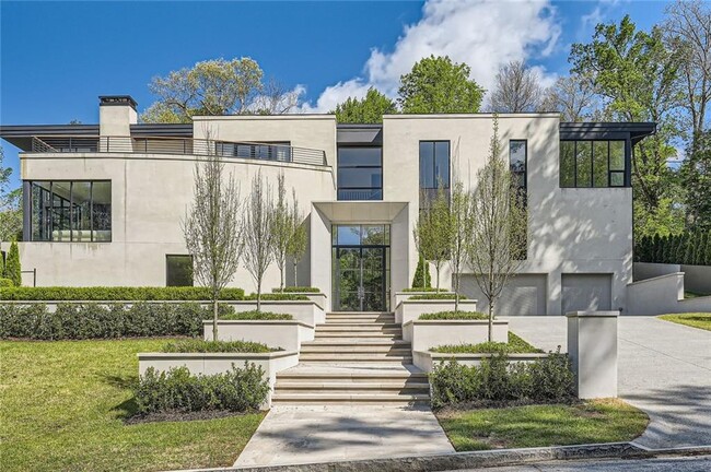 14 Lake Forrest Ln NE in Atlanta, GA - Building Photo - Building Photo