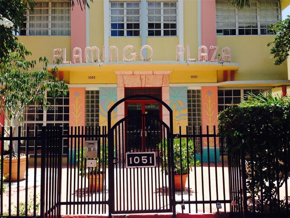1051 Meridian Ave in Miami Beach, FL - Building Photo