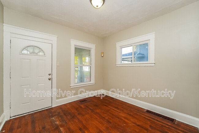 10617 Bryant Ave in Cleveland, OH - Building Photo - Building Photo