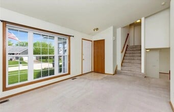 2412 Emma Ave in Des Moines, IA - Building Photo - Building Photo