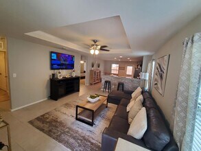 12018 Silver Lgt in San Antonio, TX - Building Photo - Building Photo