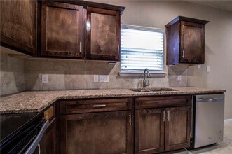 410 W Dittmar Rd in Austin, TX - Building Photo - Building Photo