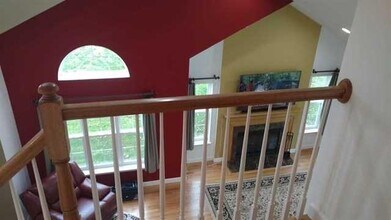 812 Pondview Loop in Wappingers Falls, NY - Building Photo - Building Photo