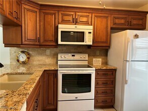 9315 Central Park Dr in Ft. Myers, FL - Building Photo - Building Photo