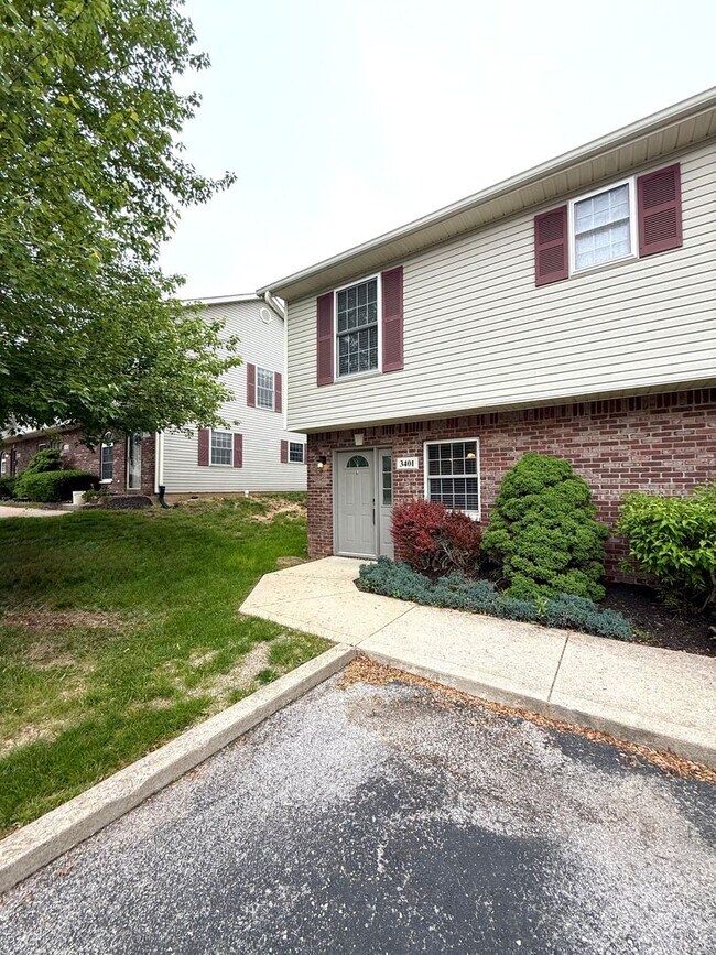 3401 S Oaklawn Cir in Bloomington, IN - Building Photo - Building Photo