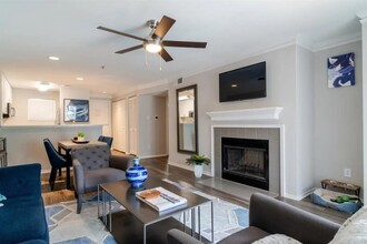 4580 Barclay Dr, Unit A530 in Dunwoody, GA - Foto de edificio - Building Photo