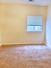 739 44th St in Oakland, CA - Building Photo - Building Photo
