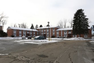 Presidential Apartments in Amherst, MA - Foto de edificio - Building Photo