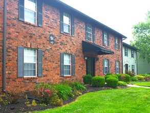 Pavilion Lakes Apartments in Evansville, IN - Building Photo - Building Photo