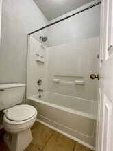 5003 Gemsbuck Chase in San Antonio, TX - Foto de edificio - Building Photo